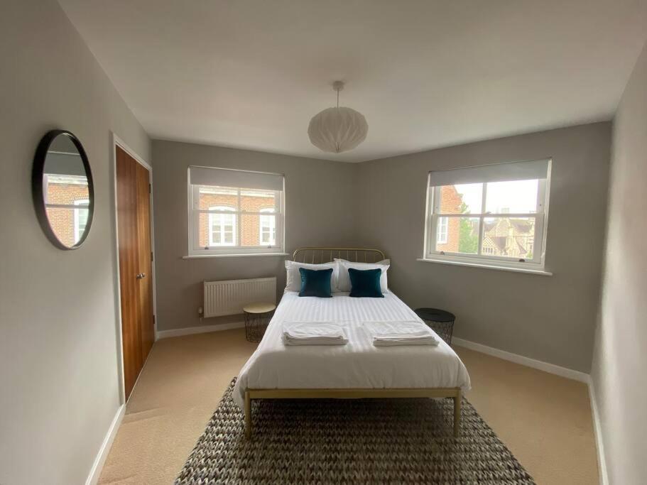 The Penthouse, وِنشيستير المظهر الخارجي الصورة